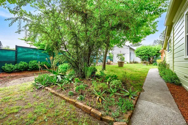 $799,000 | 316-318 Petaluma Avenue, Sebastopol, CA 95472