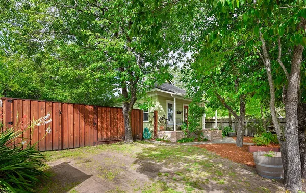 $799,000 | 316-318 Petaluma Avenue, Sebastopol, CA 95472