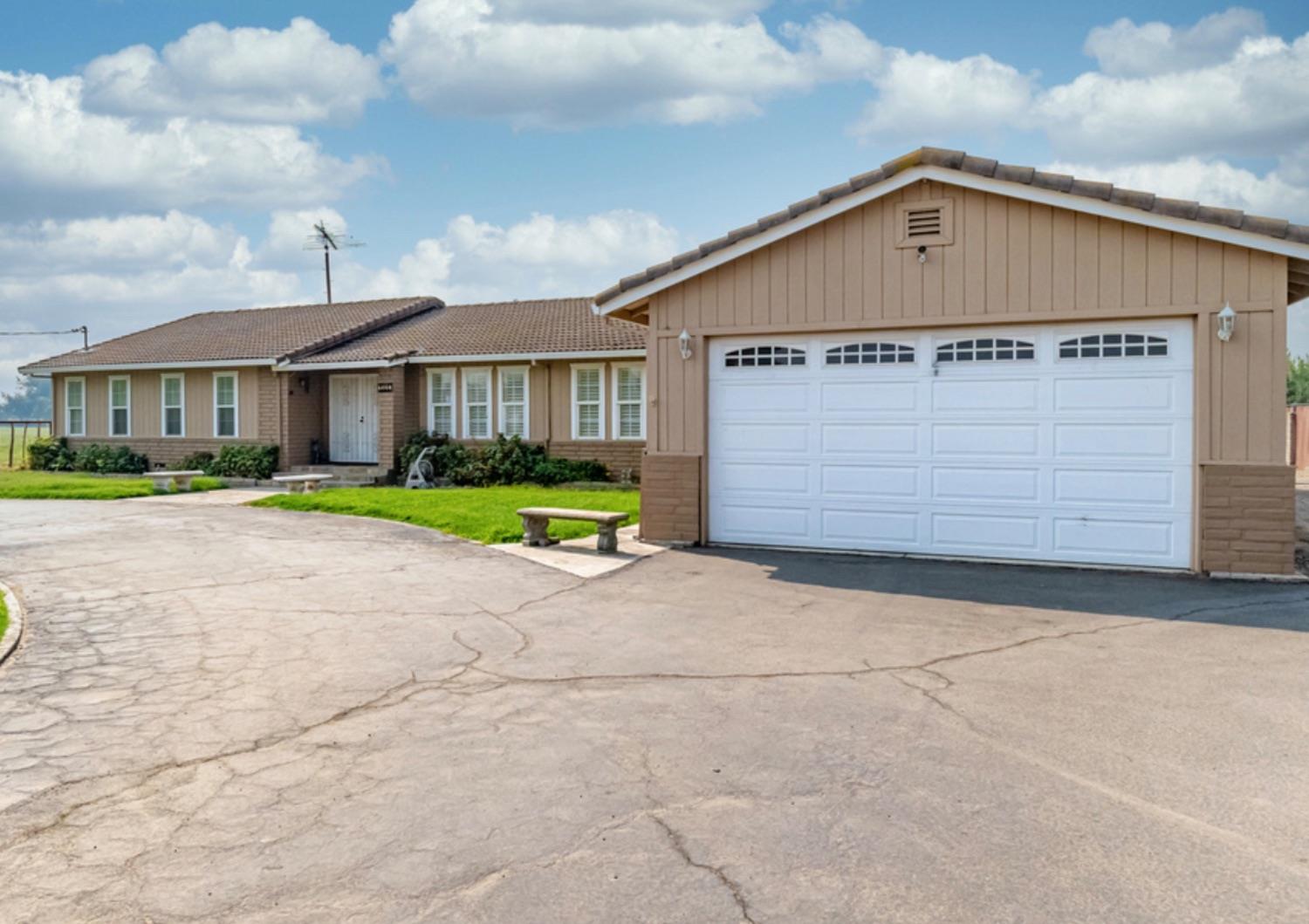6066 East Grayson Road Hughson, CA 95326 - Photo 3 of 34