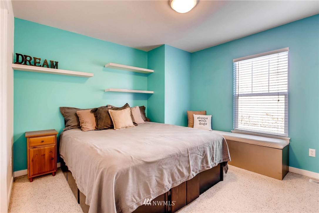 5915 Northeast 4th Place Renton, WA 98059 - Photo 17 of 25