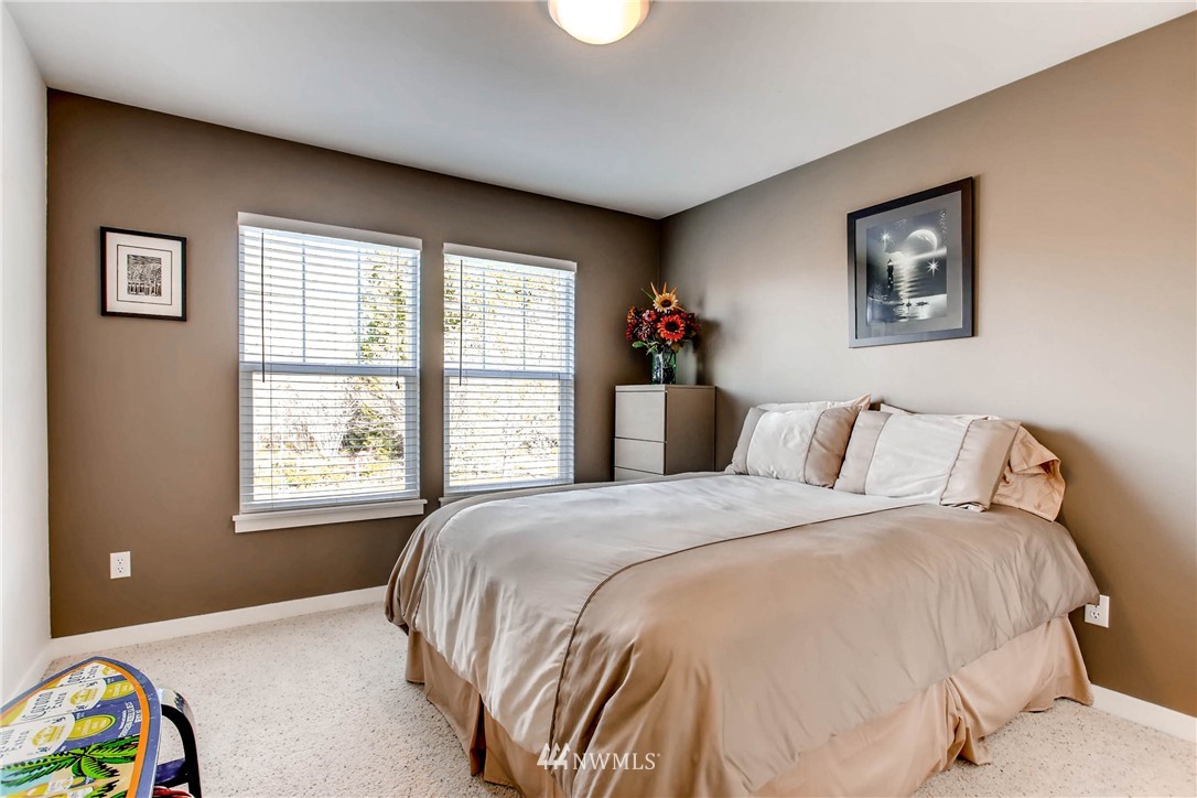 5915 Northeast 4th Place Renton, WA 98059 - Photo 19 of 25