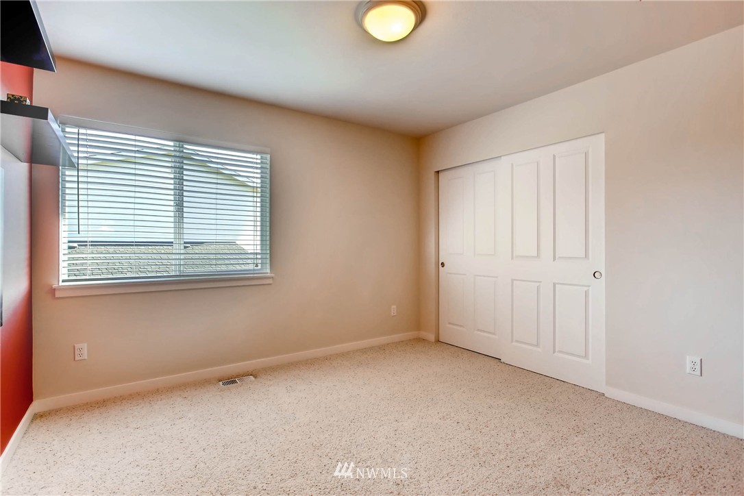 5915 Northeast 4th Place Renton, WA 98059 - Photo 20 of 25