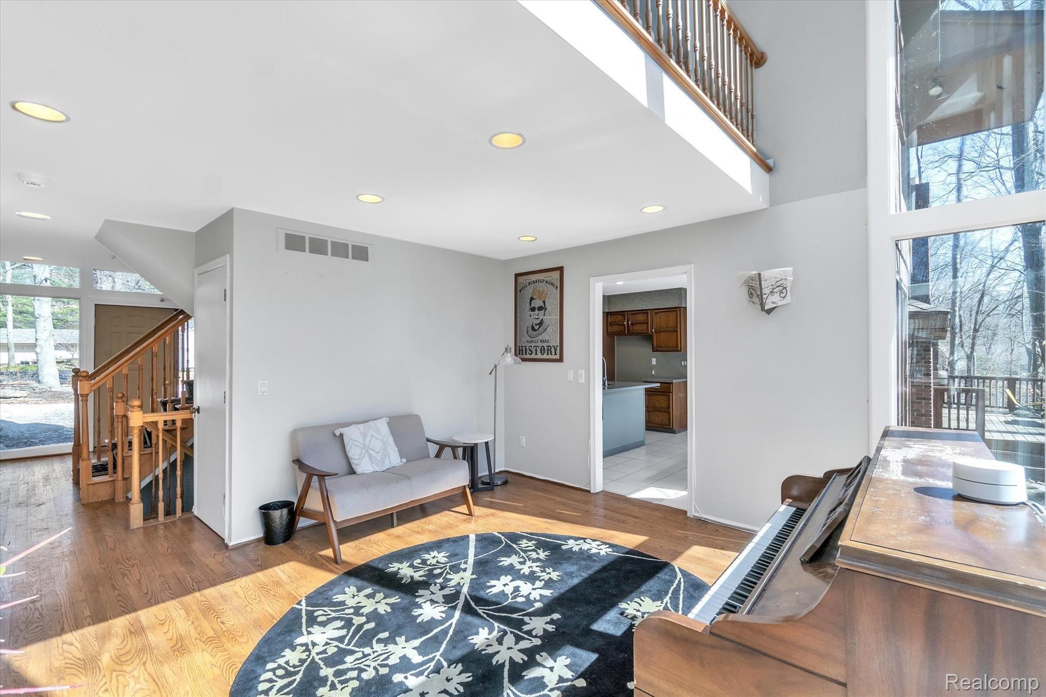 34412 Quaker Valley Road Farmington, MI 48331 - Photo 11 of 57 15-34412-Quaker-vallet-Rd-WindowStill-Real-Estate-Photography-15.jpg