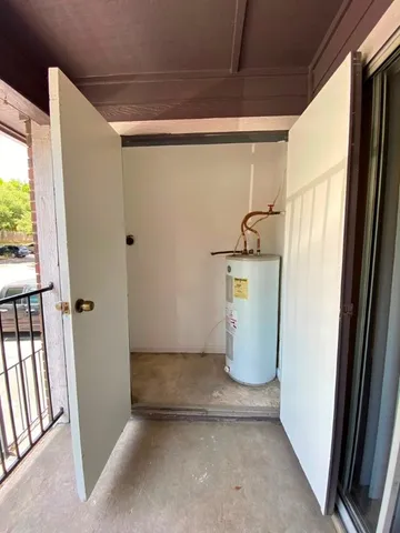 $895 | 1840 Burton Drive, Unit 128, Austin, TX 78741