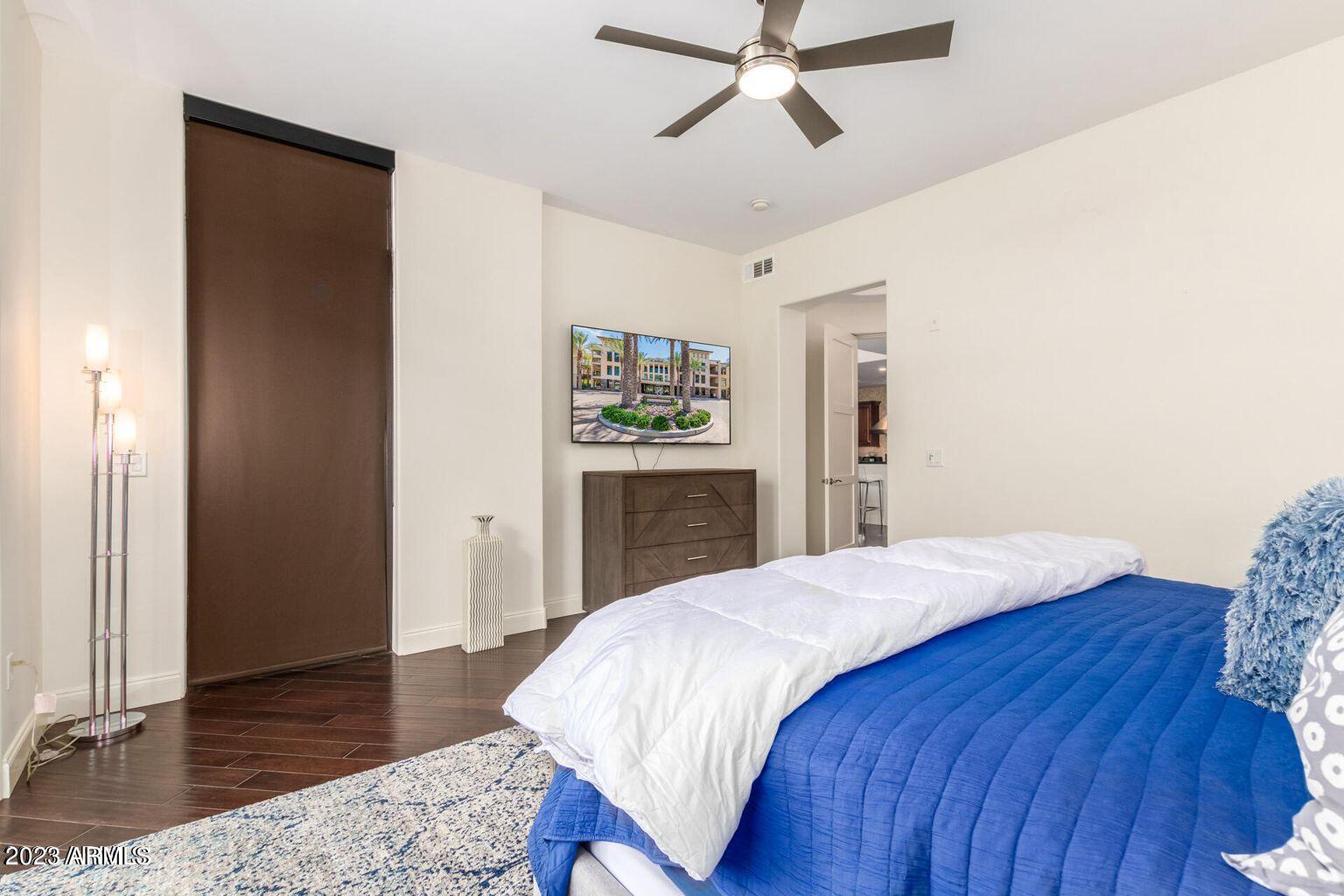 8 Biltmore Estate, Unit 114 Phoenix, AZ 85016 - Photo 11 of 28 Primary Bedroom