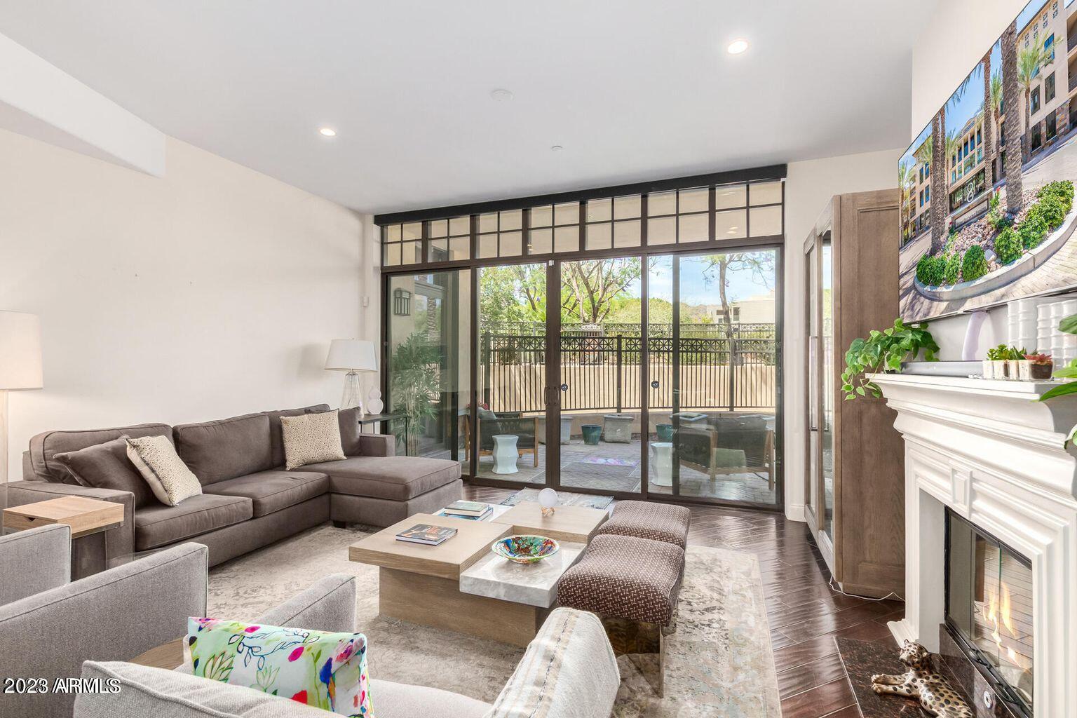 8 Biltmore Estate, Unit 114 Phoenix, AZ 85016 - Photo 3 of 22 Living Room