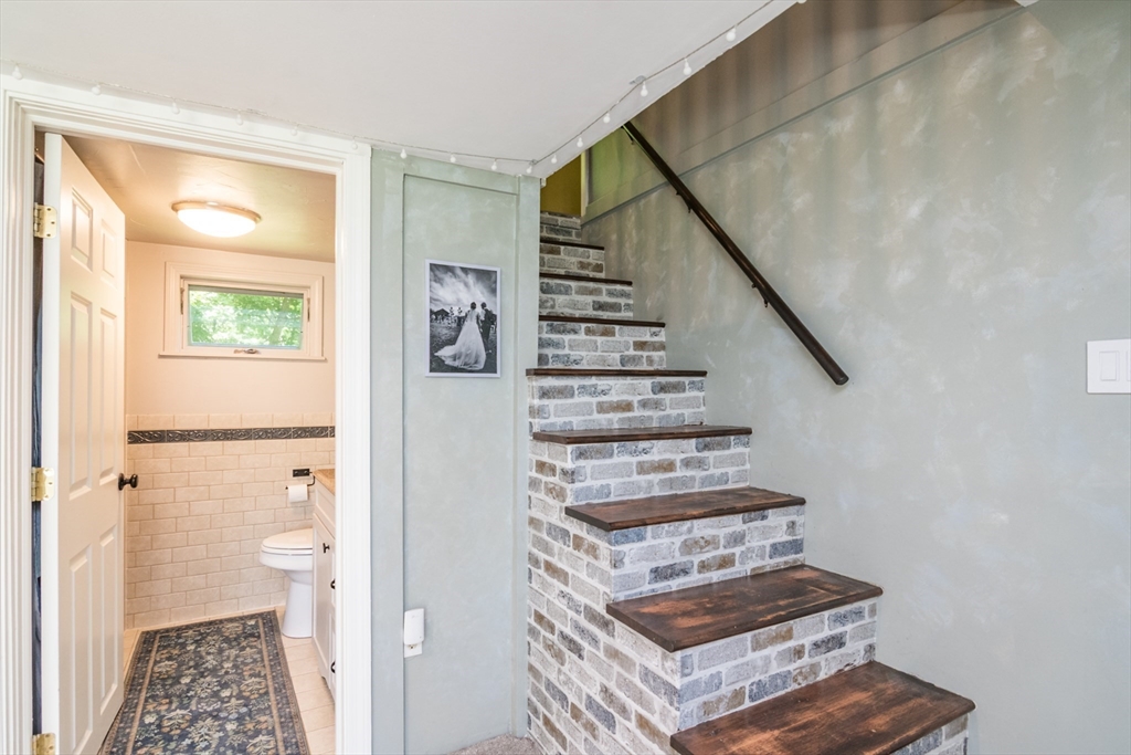 44 Linseed Road Hatfield, MA 01088 - Photo 16 of 37