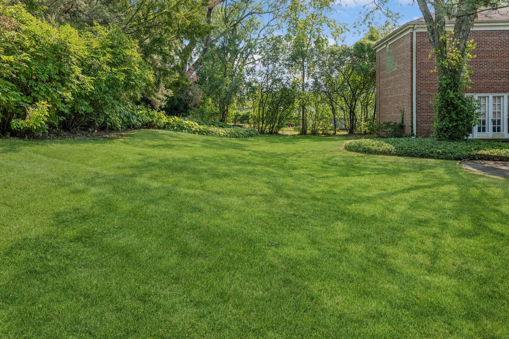 1077 Elm Ridge Drive Glencoe, IL 60022 - Photo 31 of 36 Gallery Image 31