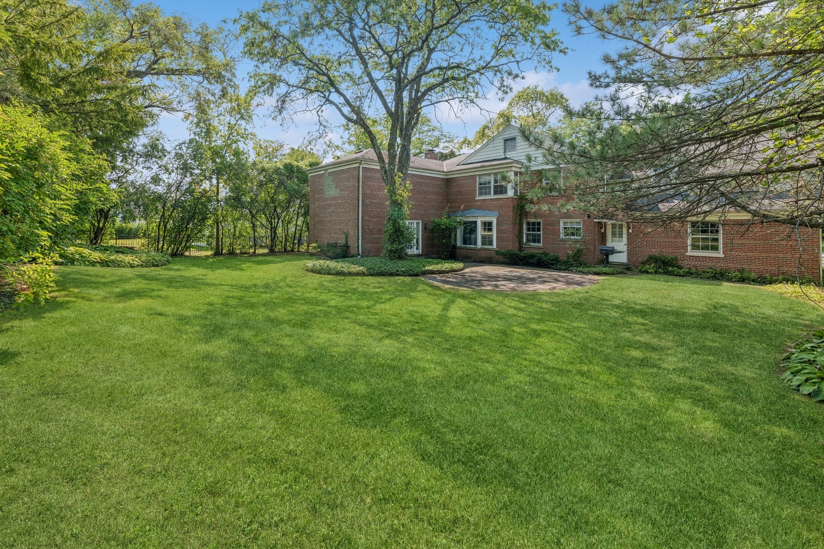 1077 Elm Ridge Drive Glencoe, IL 60022 - Photo 32 of 36 Gallery Image 32