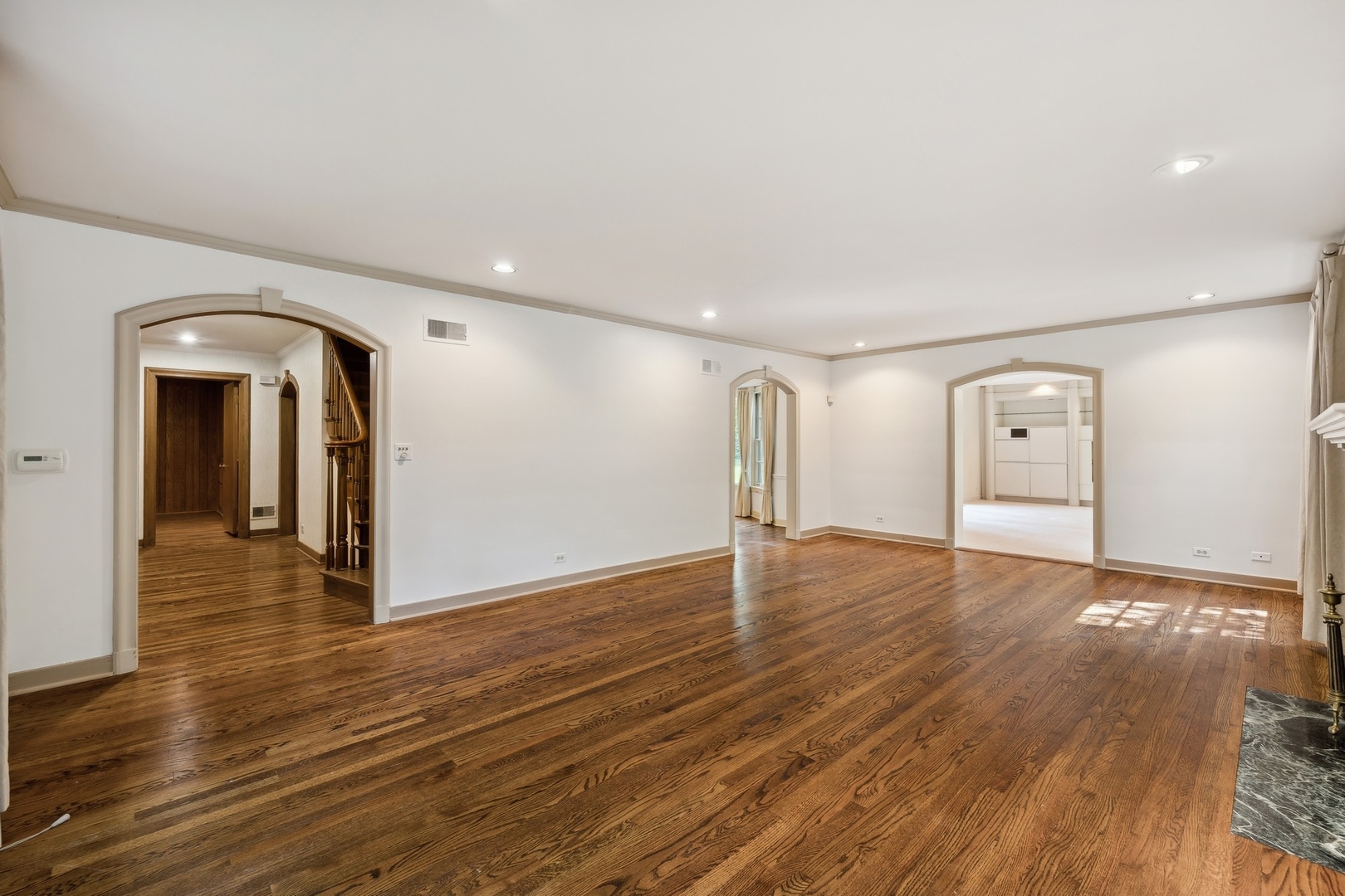 1077 Elm Ridge Drive Glencoe, IL 60022 - Photo 4 of 36 Gallery Image 4