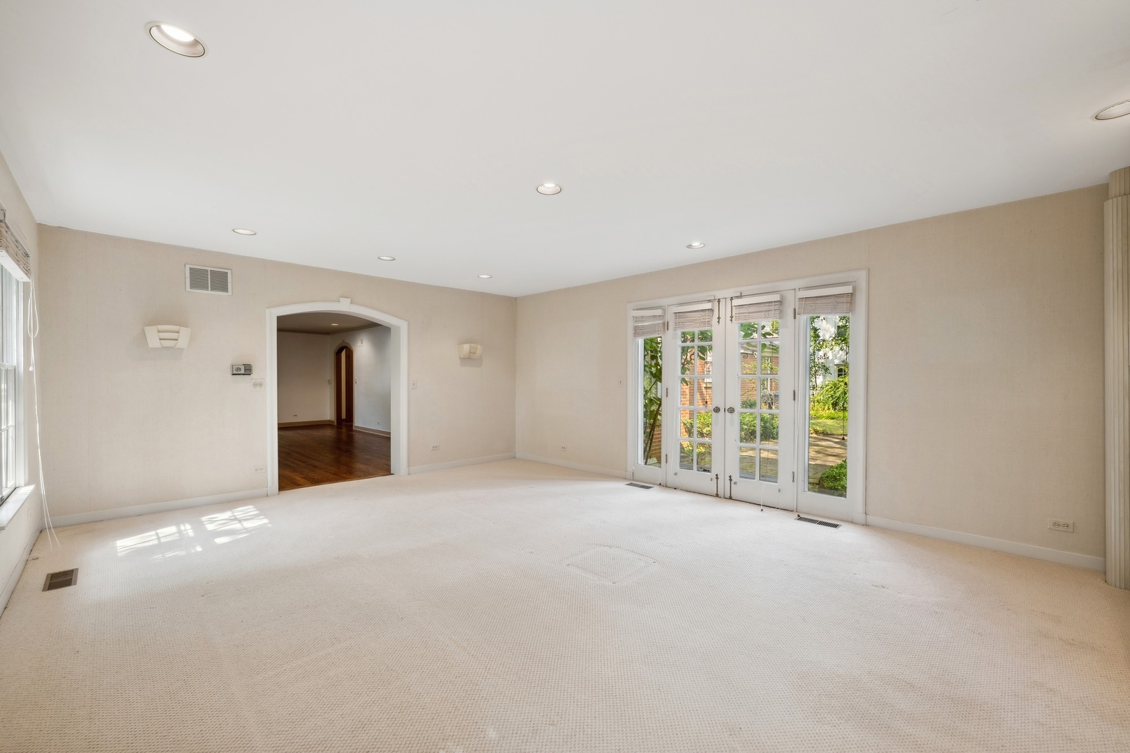1077 Elm Ridge Drive Glencoe, IL 60022 - Photo 6 of 36 Gallery Image 6