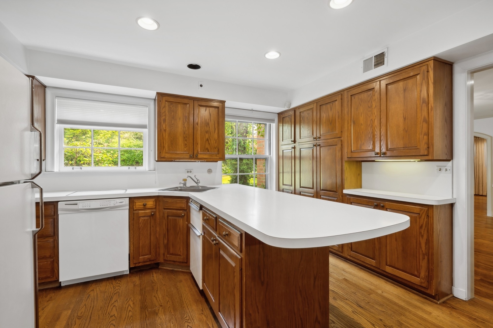 1077 Elm Ridge Drive Glencoe, IL 60022 - Photo 9 of 36 Gallery Image 9
