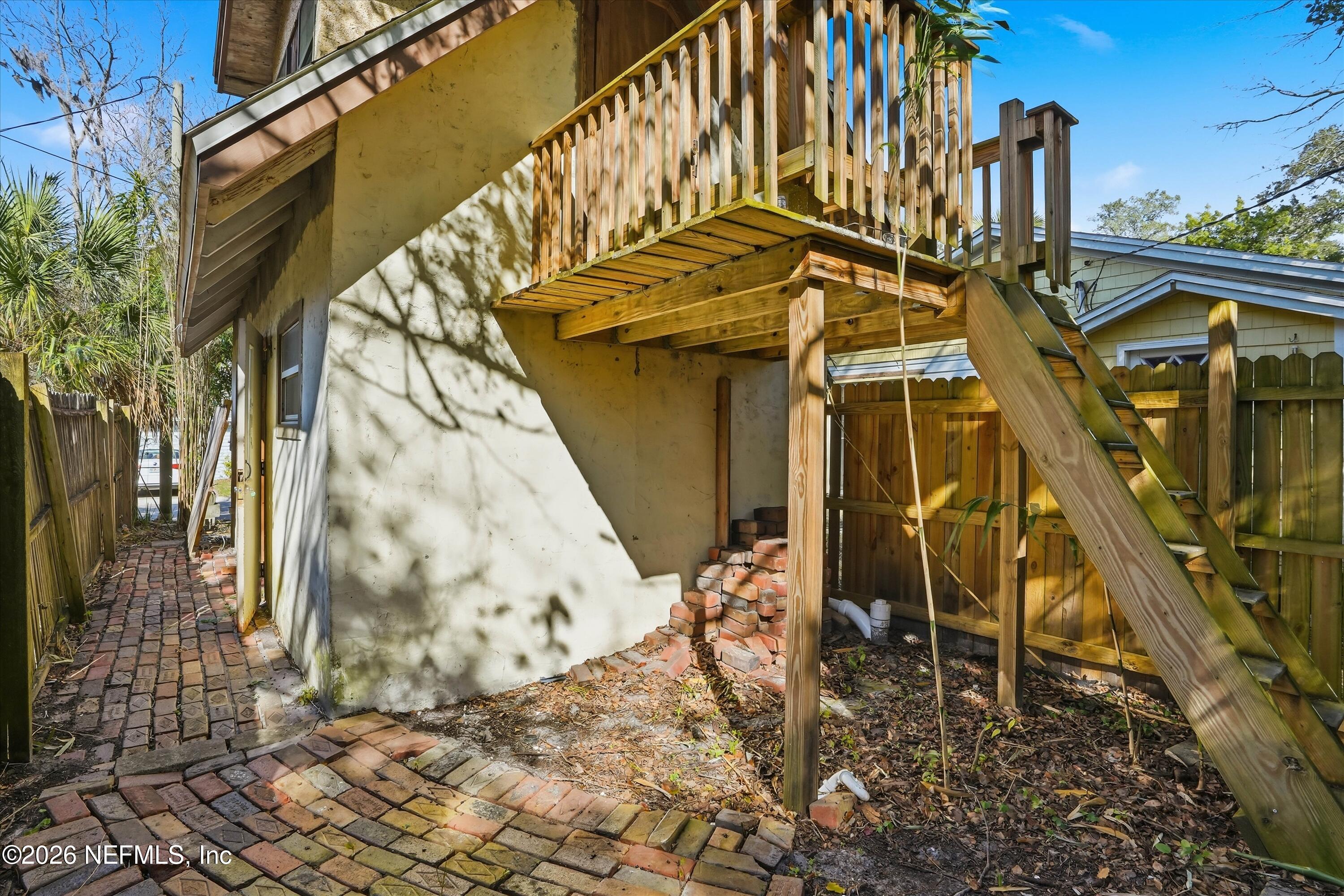 27 Julia Street St. Augustine, FL 32084 - Photo 26 of 46 a view of a house with a tree