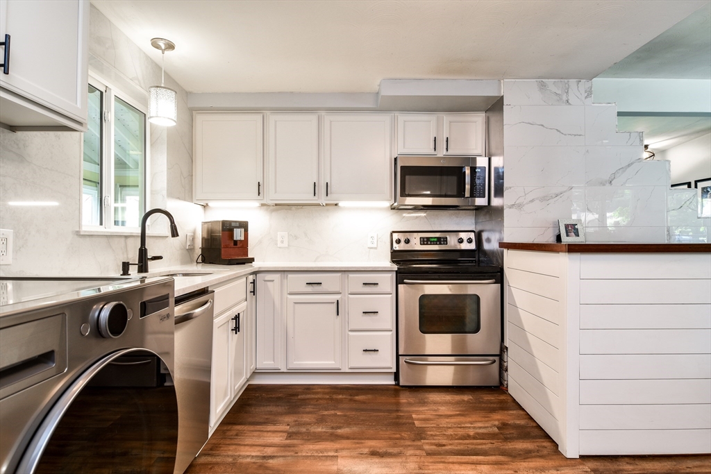 19 Ruth Drive Framingham, MA 01701 - Photo 8 of 34
