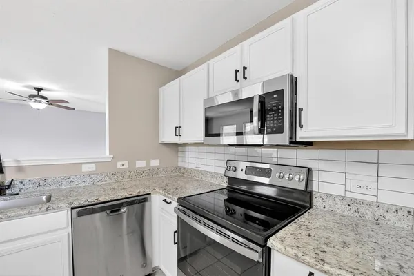 $2,350 | 1444 Sun Breeze Drive, Little Elm, TX 75068