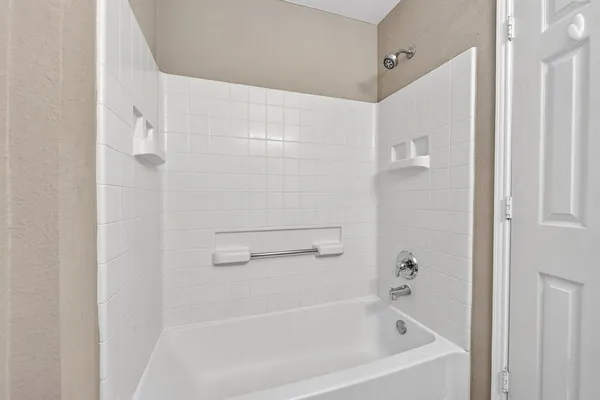 $2,350 | 1444 Sun Breeze Drive, Little Elm, TX 75068