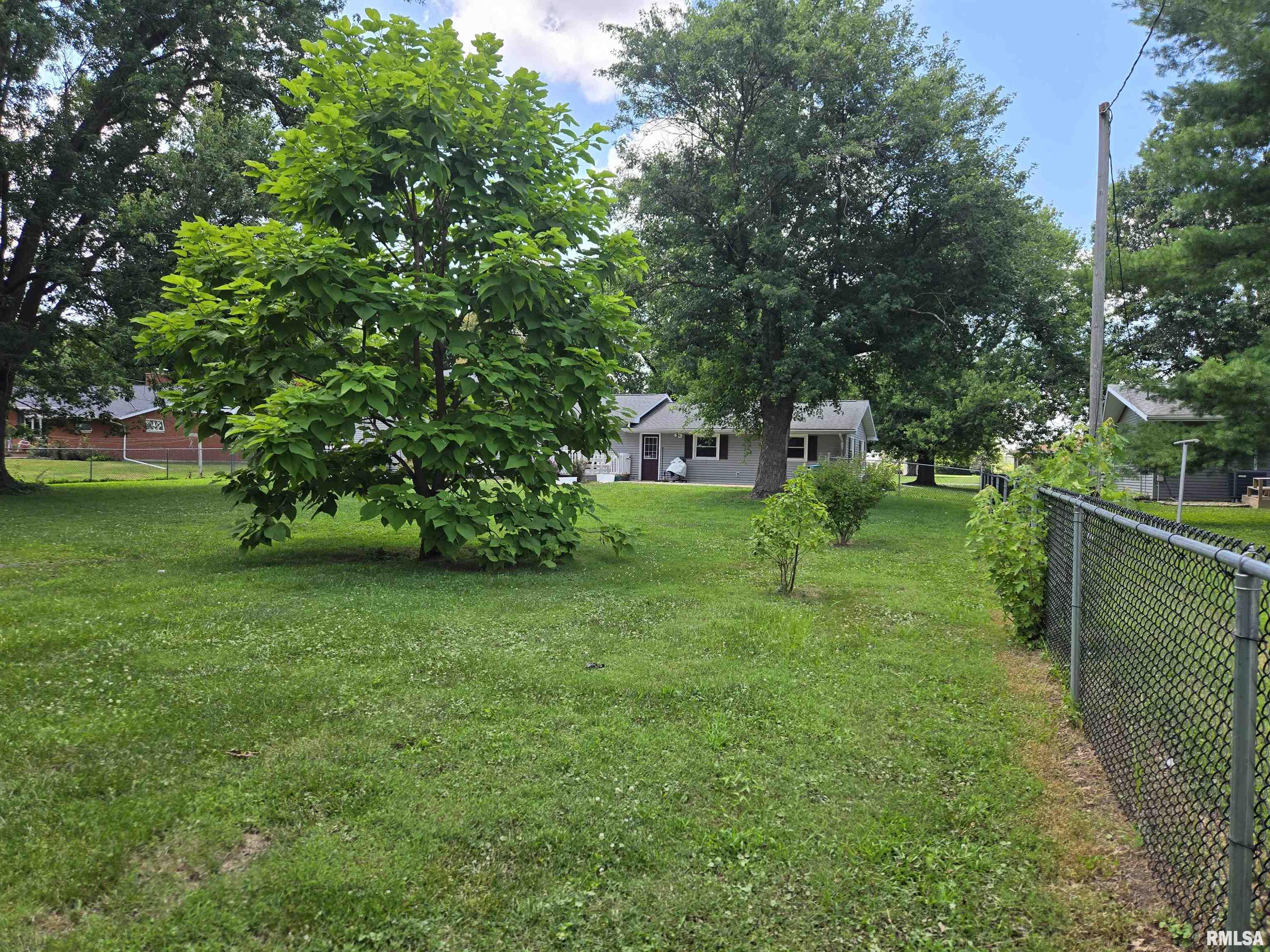 513 South Marion Street Carthage, IL 62321 - Photo 38 of 43