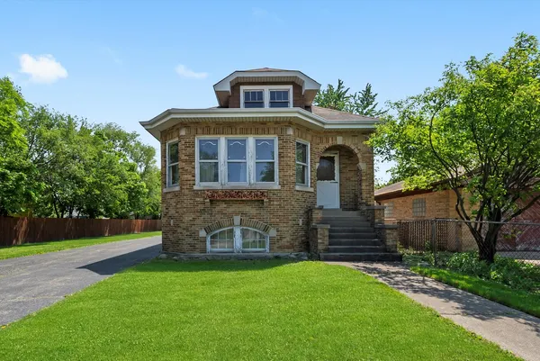 $185,000 | 7857 45th Place, Lyons, IL 60534