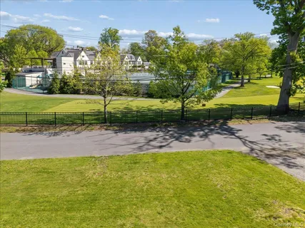 $1,199,000 | 21 Country Club Lane, Pelham, NY 10803