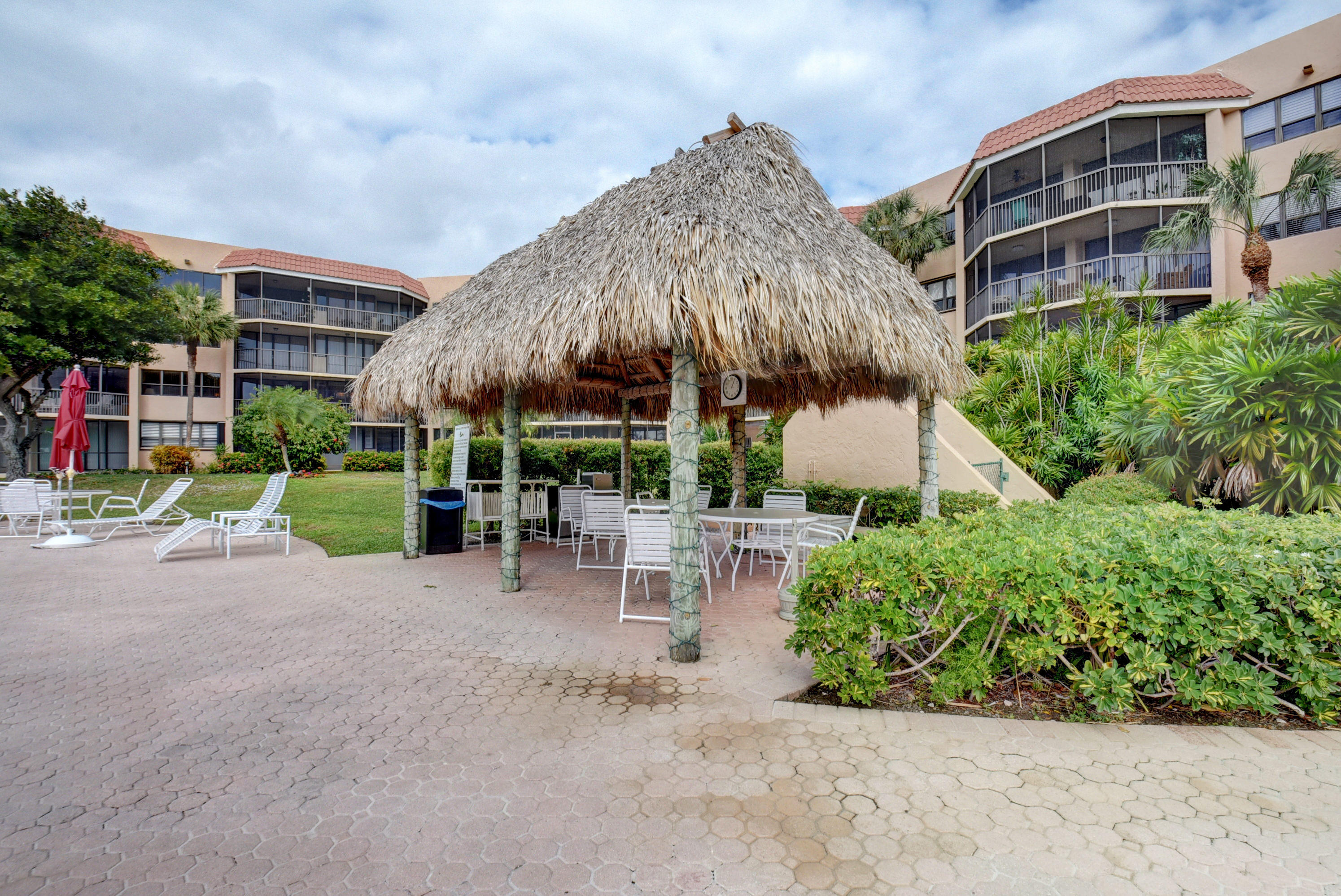 800 Jeffery Street, Unit 207 Boca Raton, FL 33487 - Photo 35 of 40 Pool Tiki 2
