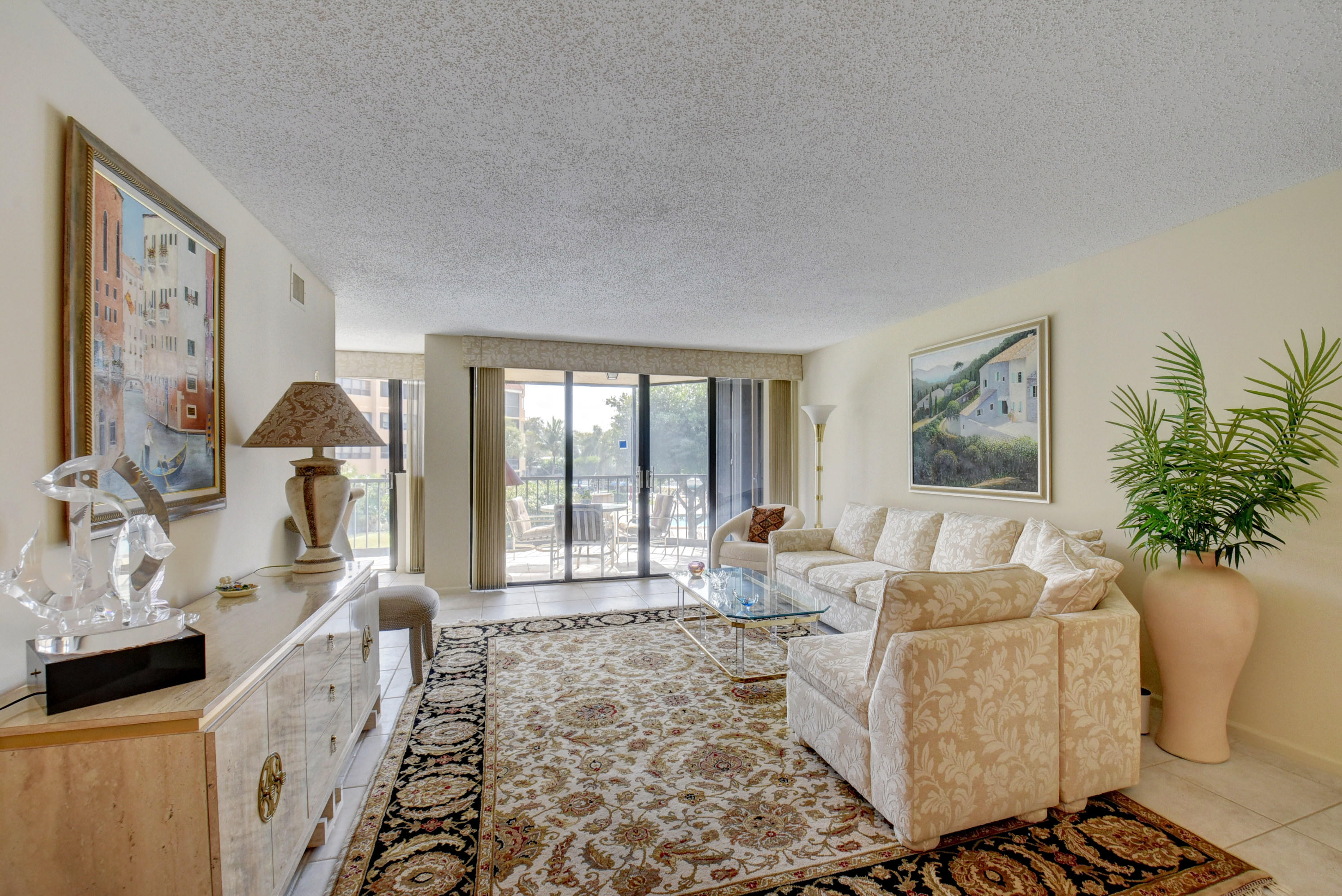 800 Jeffery Street, Unit 207 Boca Raton, FL 33487 - Photo 4 of 40 Living Room 3