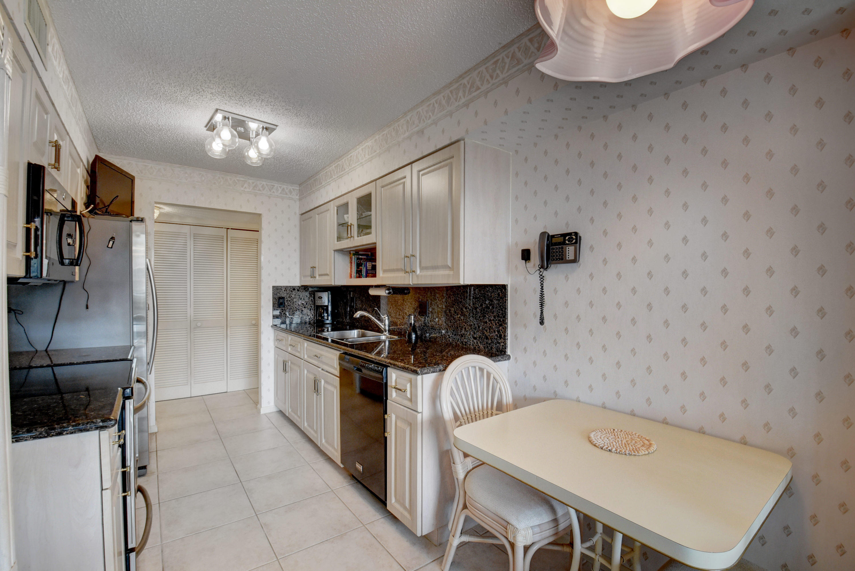 800 Jeffery Street, Unit 207 Boca Raton, FL 33487 - Photo 6 of 40 Kitchen 1