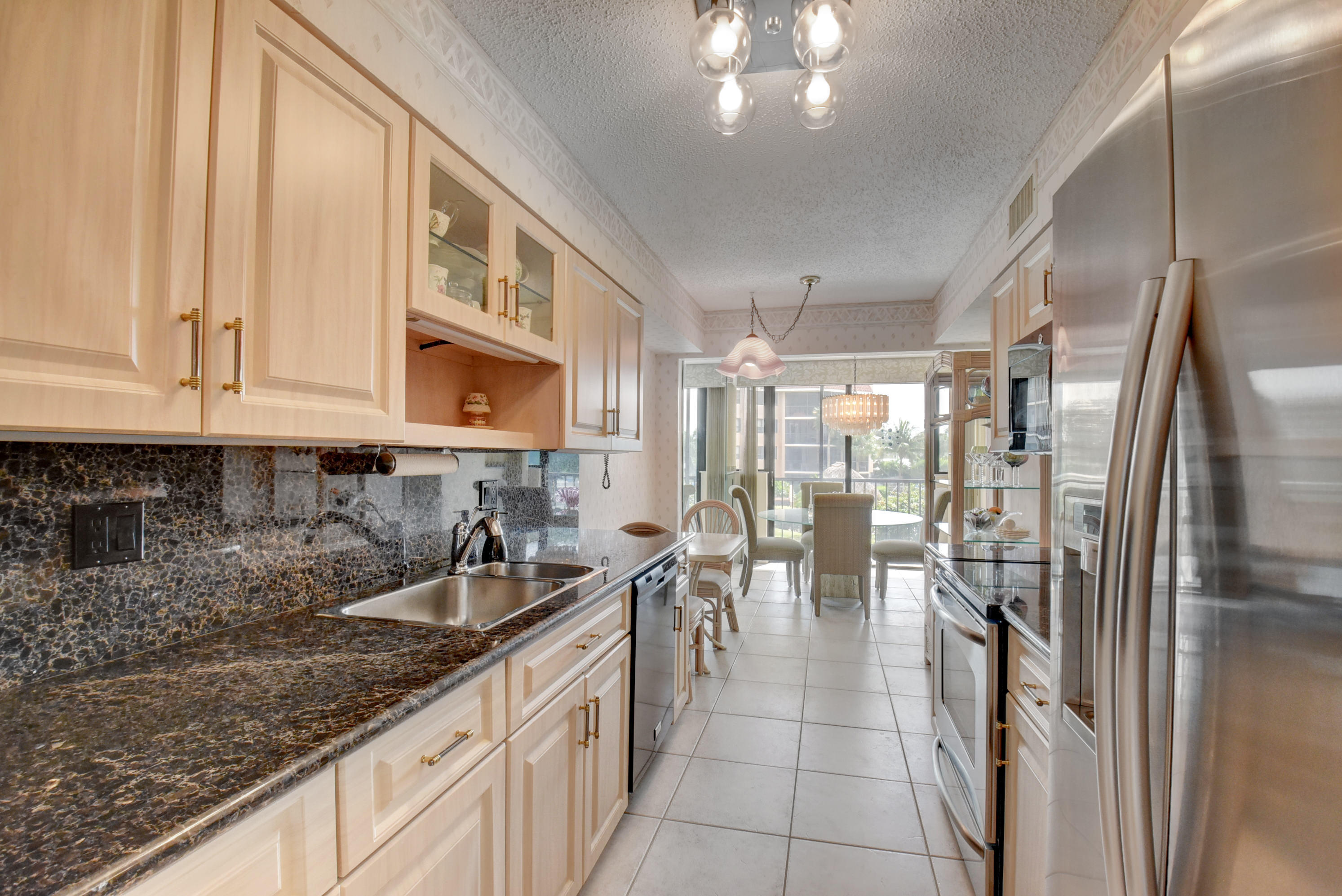 800 Jeffery Street, Unit 207 Boca Raton, FL 33487 - Photo 8 of 40 Kitchen 3