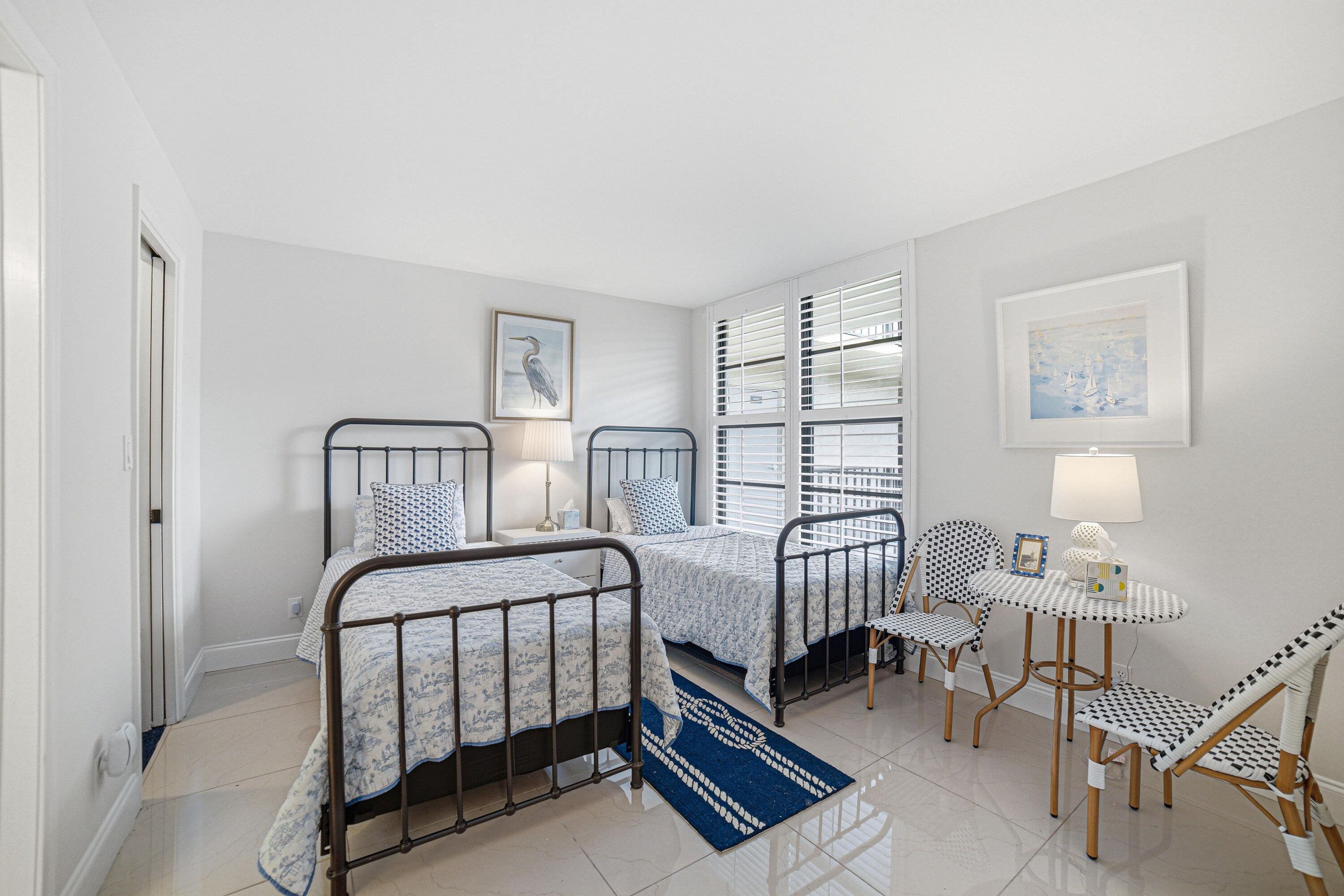 6 Royal Palm Way, Unit 211 Boca Raton, FL 33432 - Photo 15 of 32 Second Bedroom large and light - Boca Ra