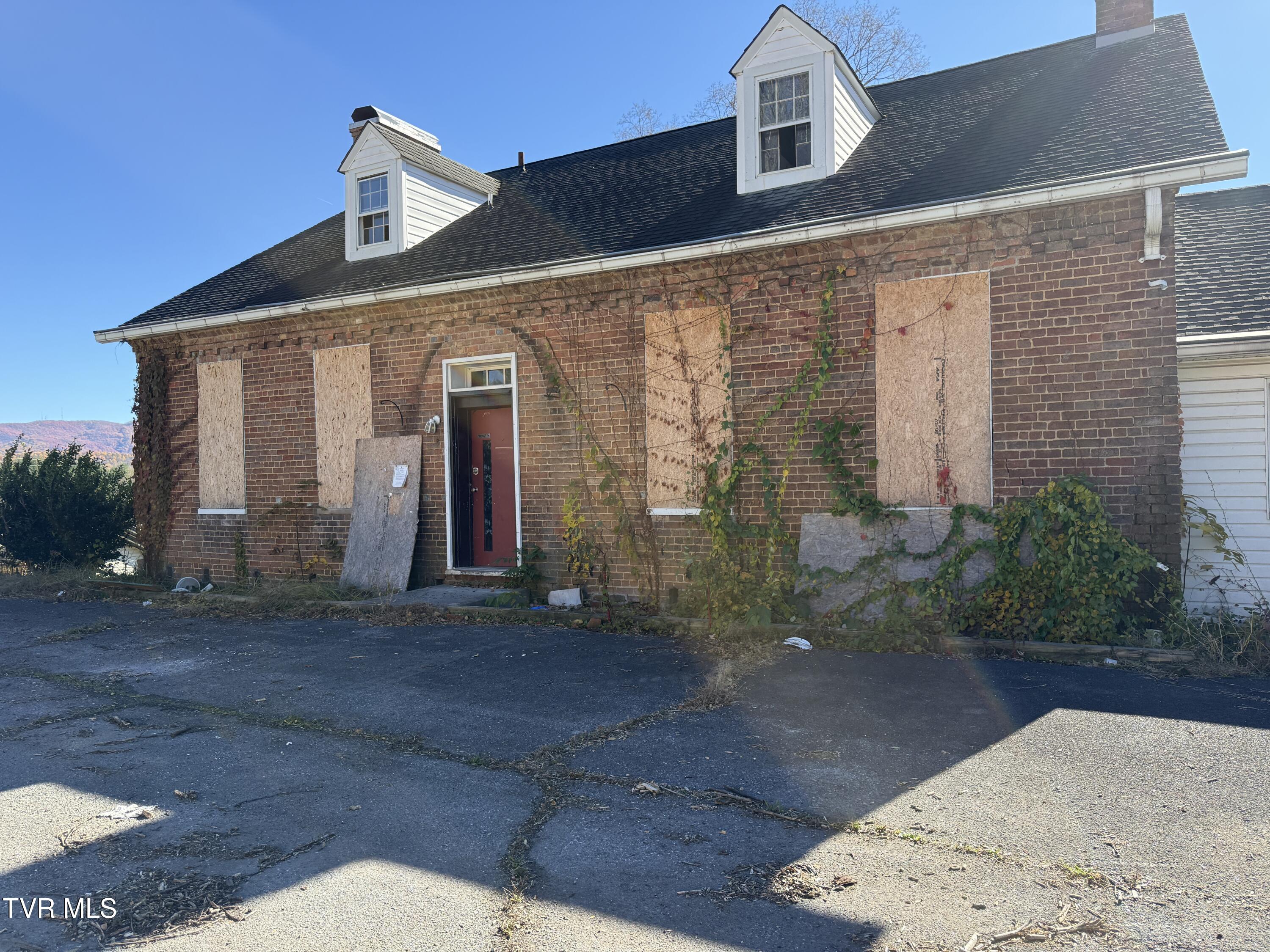 2812 McKinley Road Johnson City, TN 37604 - Photo 2 of 22 2