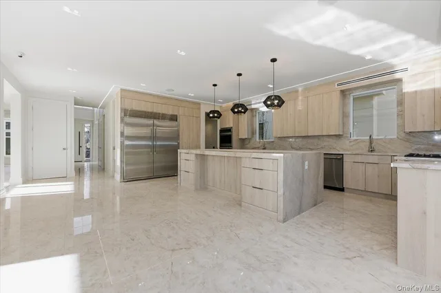 $2,595,000 | 132 Park Street, Woodmere, NY 11598