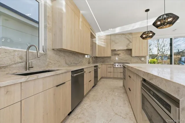 $2,595,000 | 132 Park Street, Woodmere, NY 11598