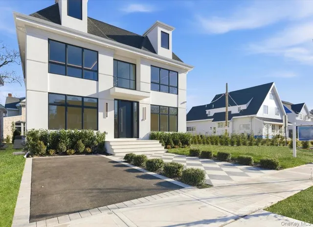 $2,595,000 | 132 Park Street, Woodmere, NY 11598