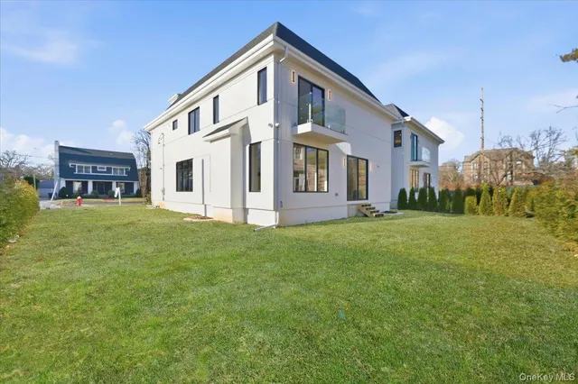 $2,595,000 | 132 Park Street, Woodmere, NY 11598