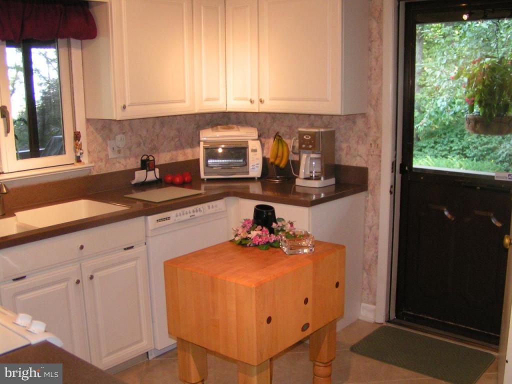 377 Rexmont Road Lebanon, PA 17042 - Photo 5 of 23 Gallery Image 5