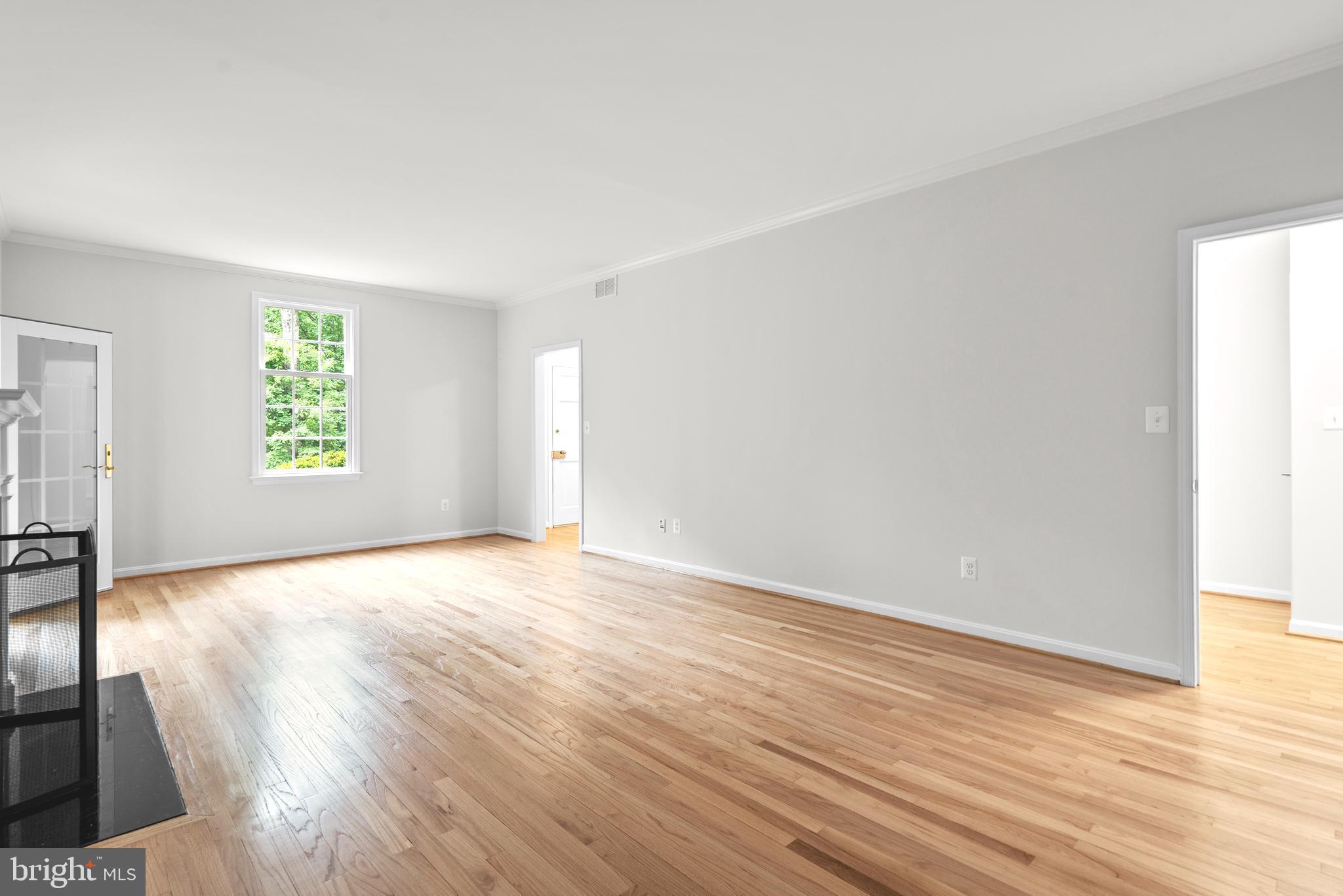 15720 Comus Road Clarksburg, MD 20871 - Photo 21 of 68 Living Room