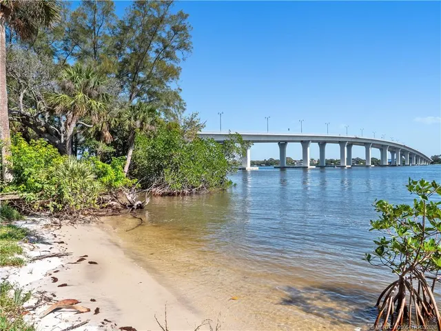 $1,550,000 | 665 Southeast St Lucie Boulevard, Stuart, FL 34996