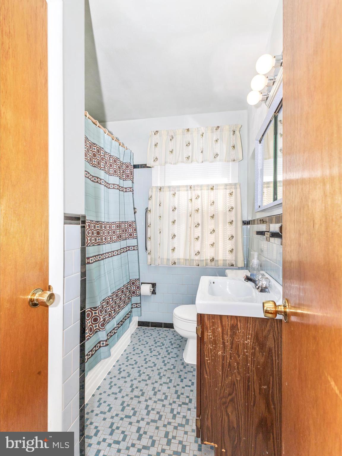 1662 Kirkwood Road Baltimore, MD 21207 - Photo 31 of 49 Hall Bathroom