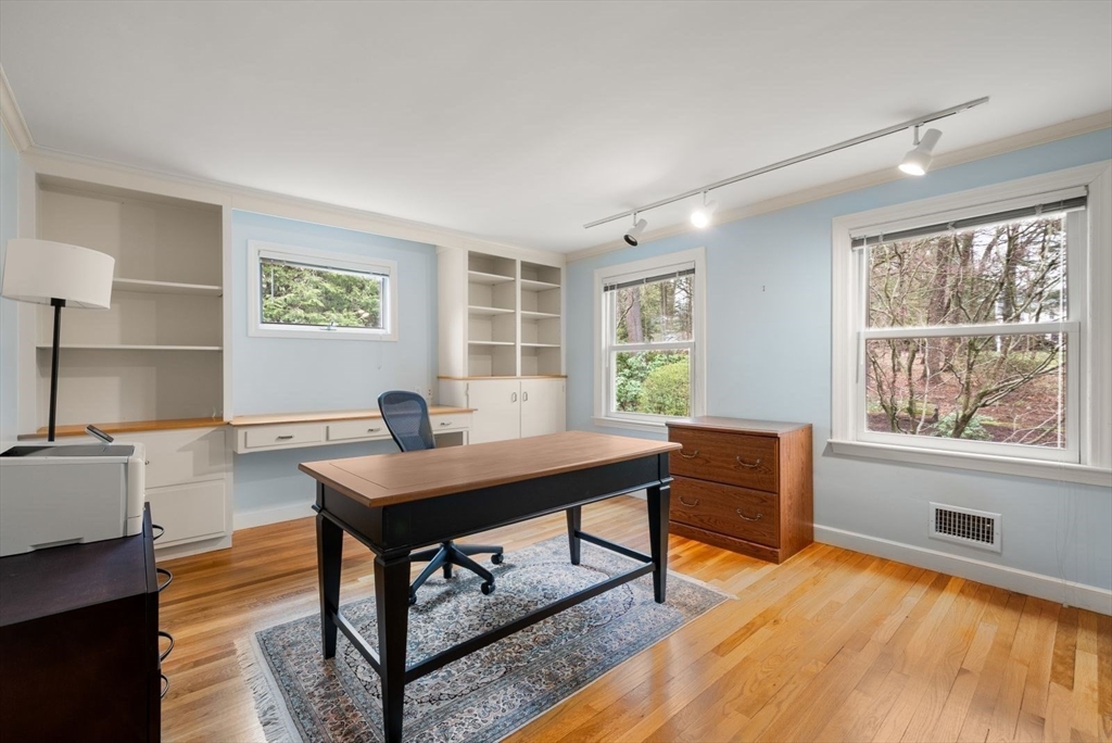 11 Sterling Road Wellesley, MA 02482 - Photo 25 of 42 Gallery Image 25