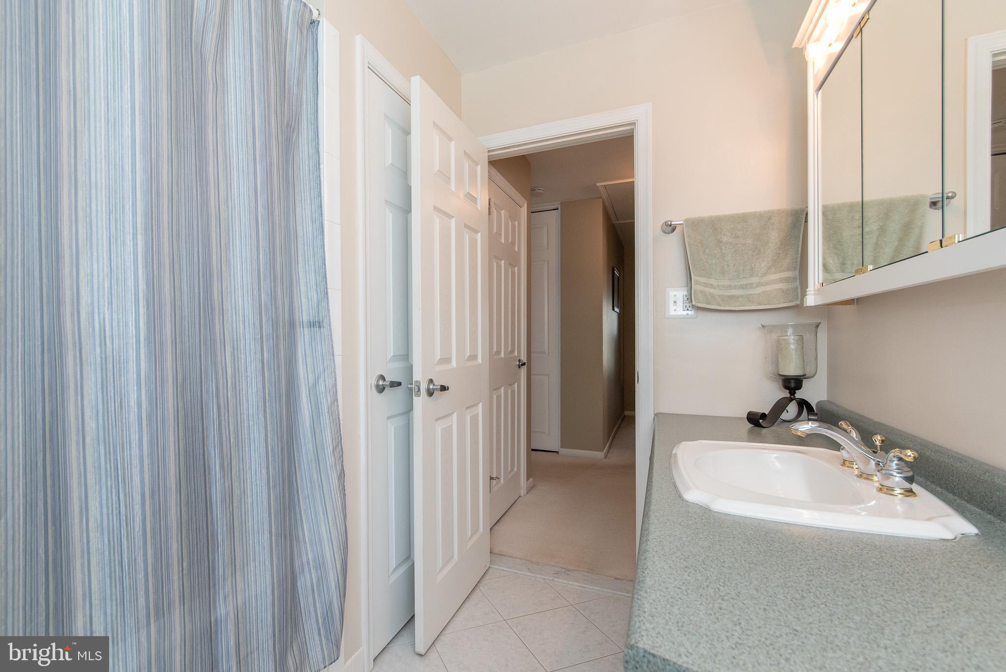 4310 Camellia Road Baltimore, MD 21236 - Photo 34 of 55 Main Level Hall Batg