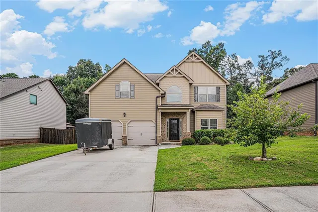 $330,000 | 6870 Diamond Drive, Rex, GA 30273