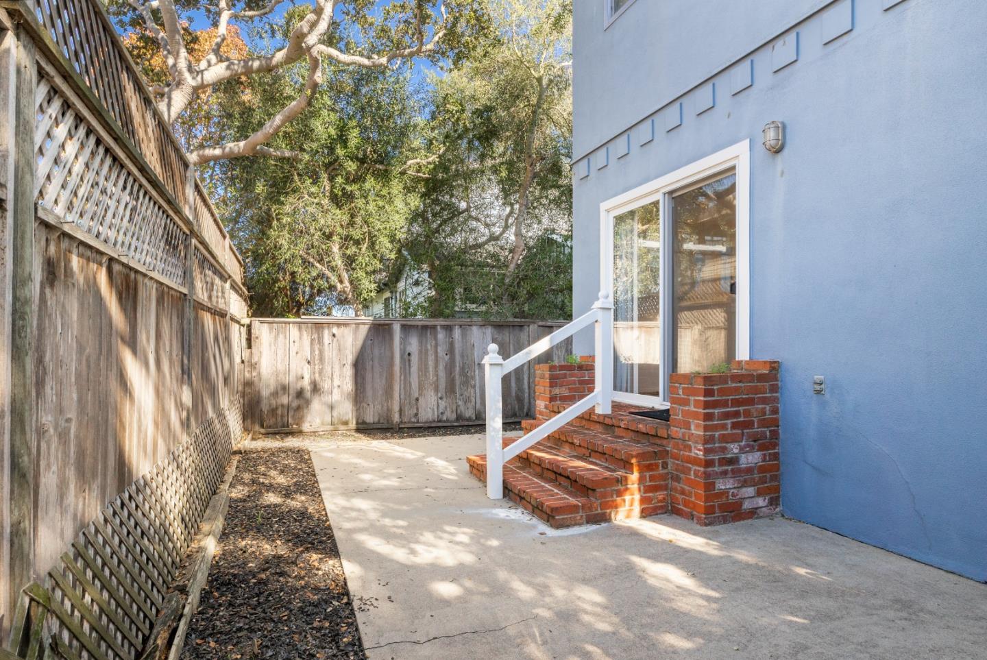 514 6th Street Pacific Grove, CA 93950 - Photo 6 of 35