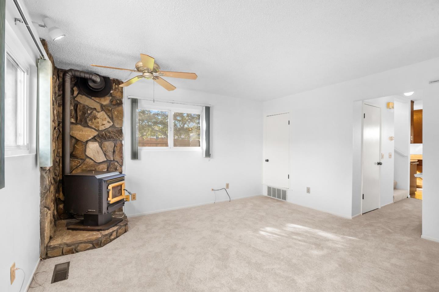 514 6th Street Pacific Grove, CA 93950 - Photo 9 of 35