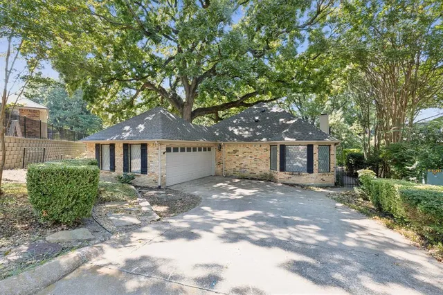 $435,000 | 103 Aurora Circle, Rockwall, TX 75032
