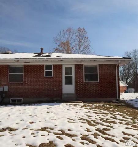 $1,400 | 835 Cole Boulevard, St. Charles, MO 63301