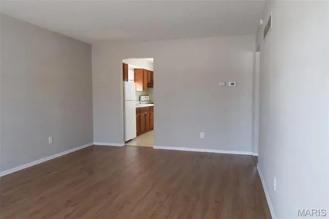 $1,400 | 835 Cole Boulevard, St. Charles, MO 63301