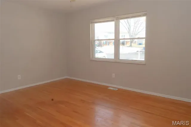 $1,400 | 835 Cole Boulevard, St. Charles, MO 63301