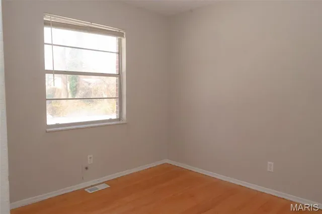 $1,400 | 835 Cole Boulevard, St. Charles, MO 63301