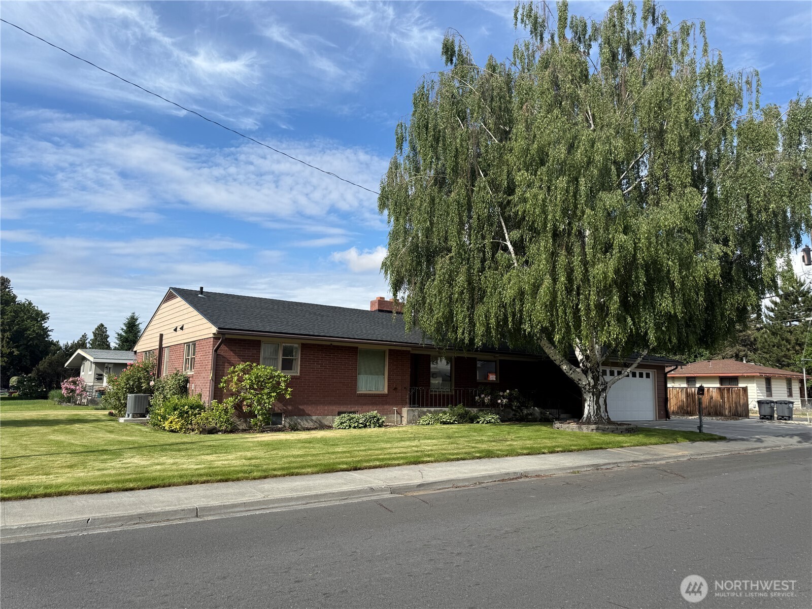 608 West Division Ephrata, WA 98823 - Photo 1 of 5