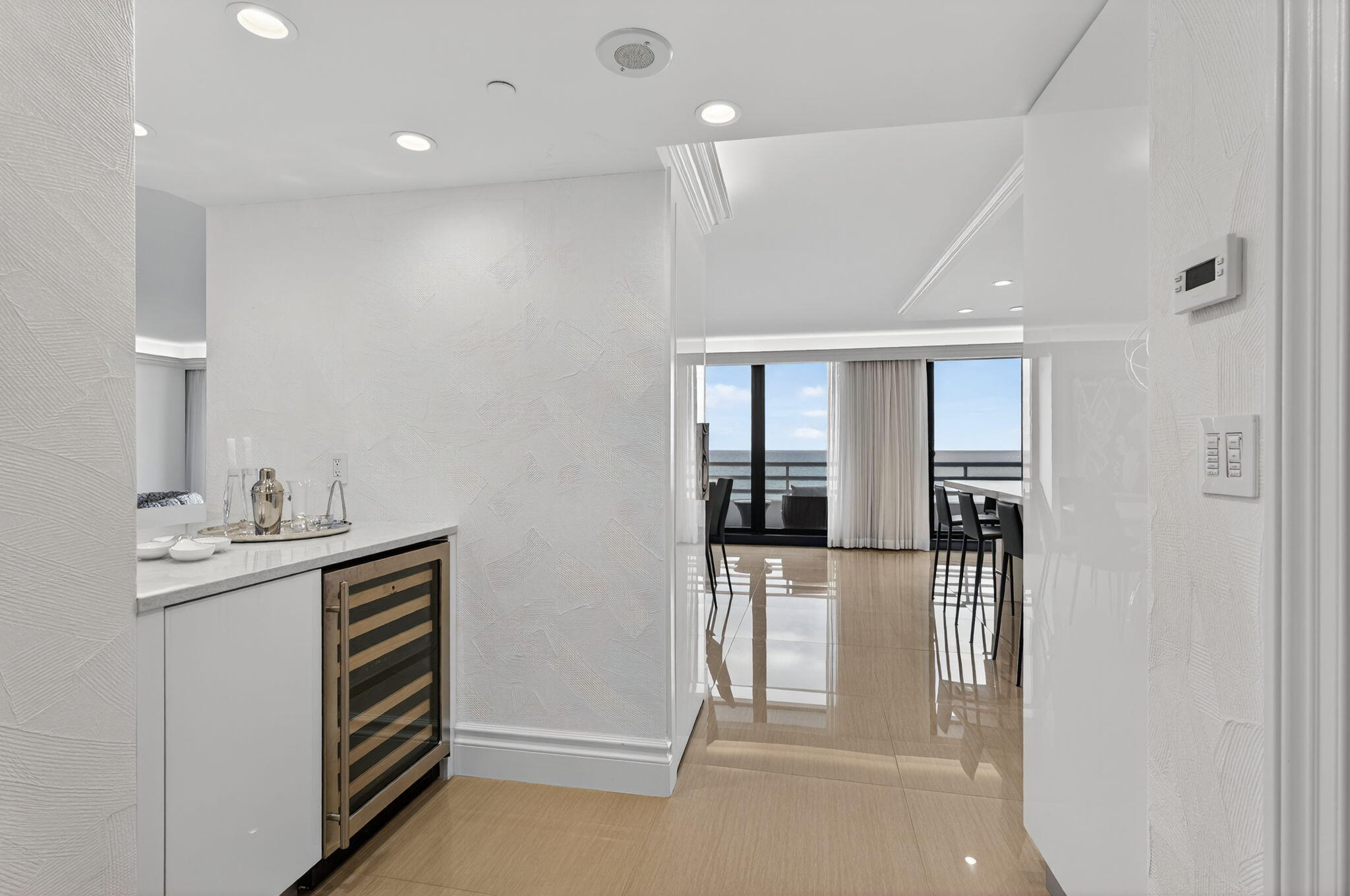 1400 South Ocean Boulevard, Unit 605 Boca Raton, FL 33432 - Photo 17 of 77 Bar Area