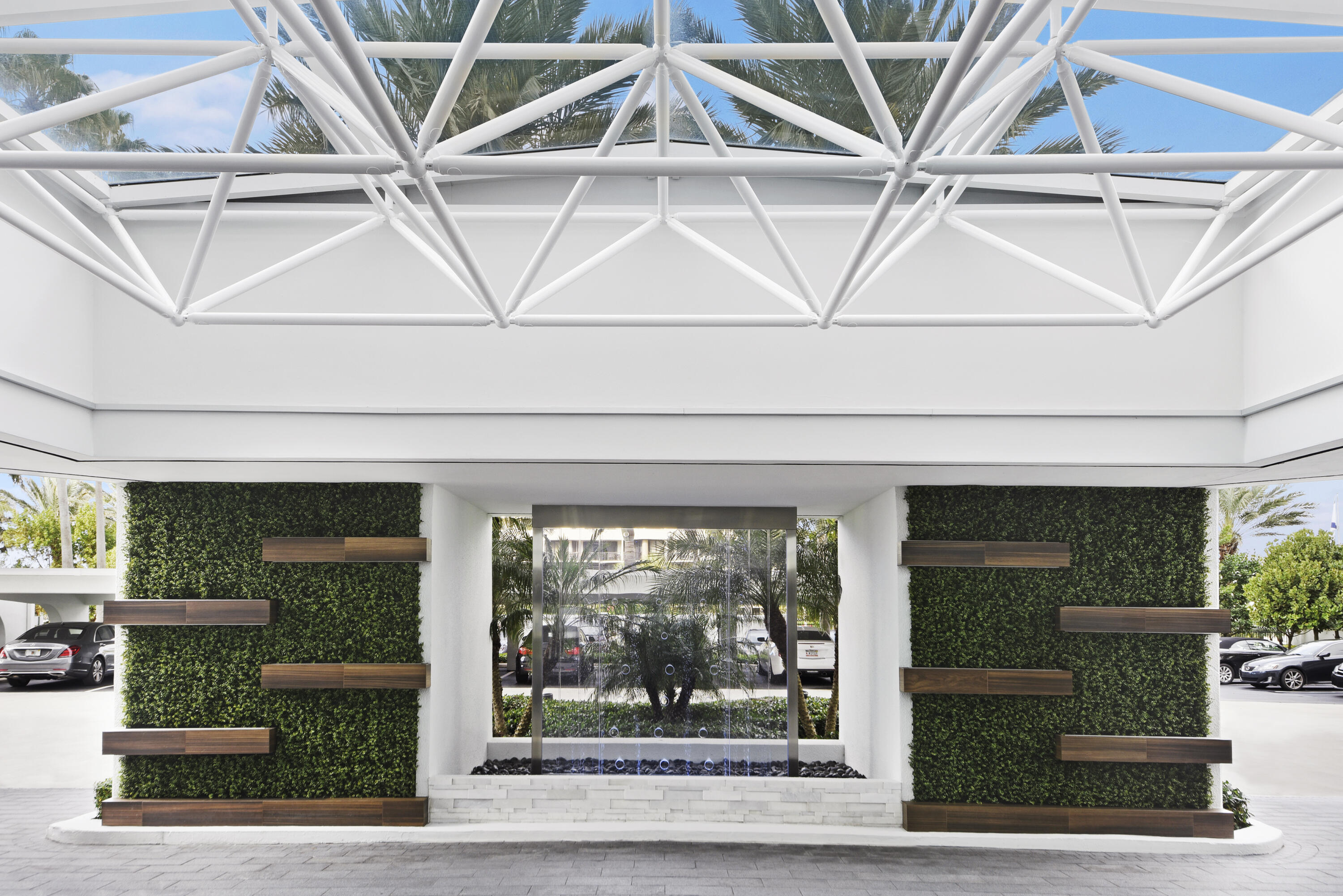 1400 South Ocean Boulevard, Unit 605 Boca Raton, FL 33432 - Photo 75 of 77 a front view of a house with garden